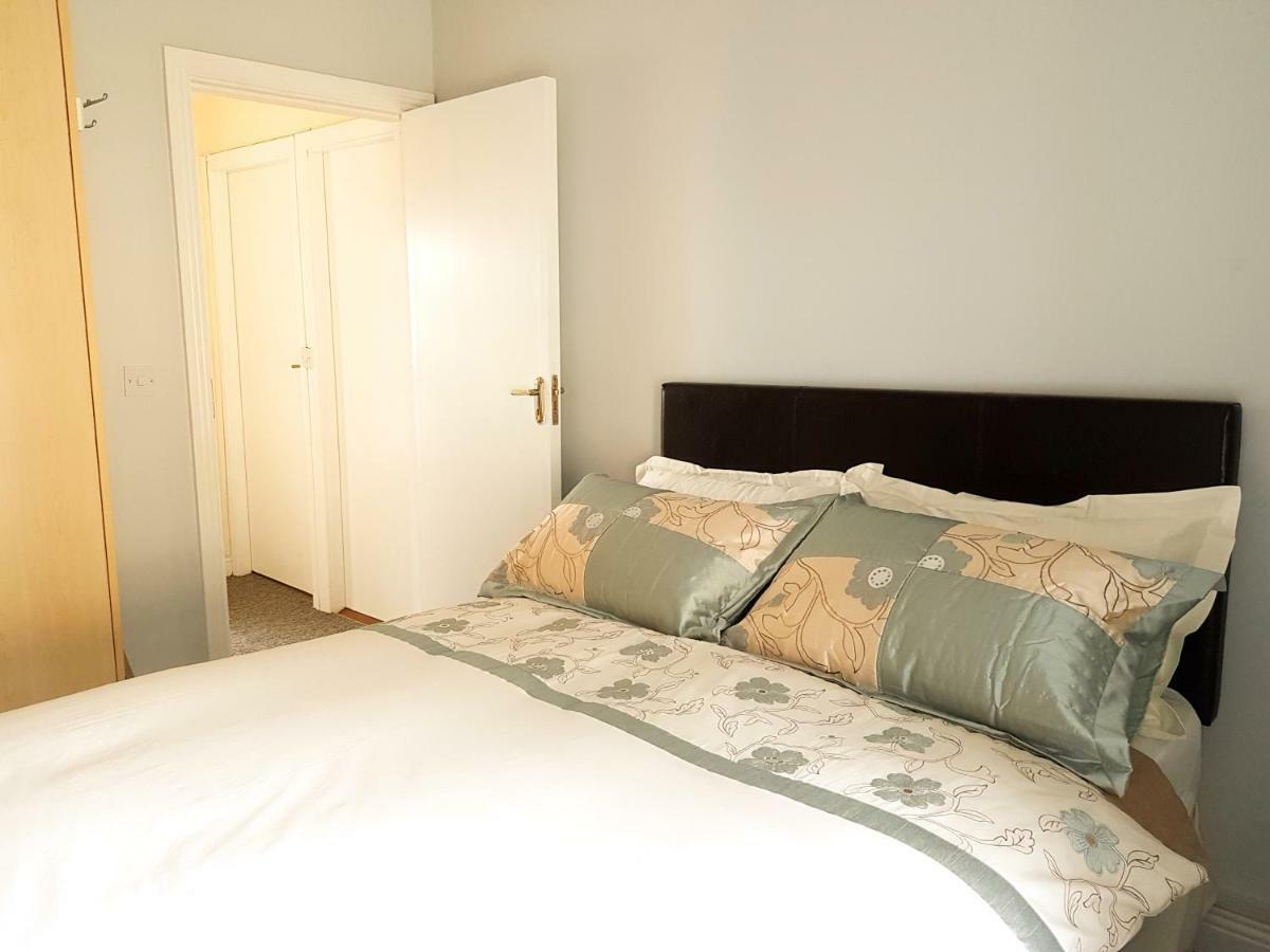 Townhouse In Centre Of Cobh Apartment Bagian luar foto