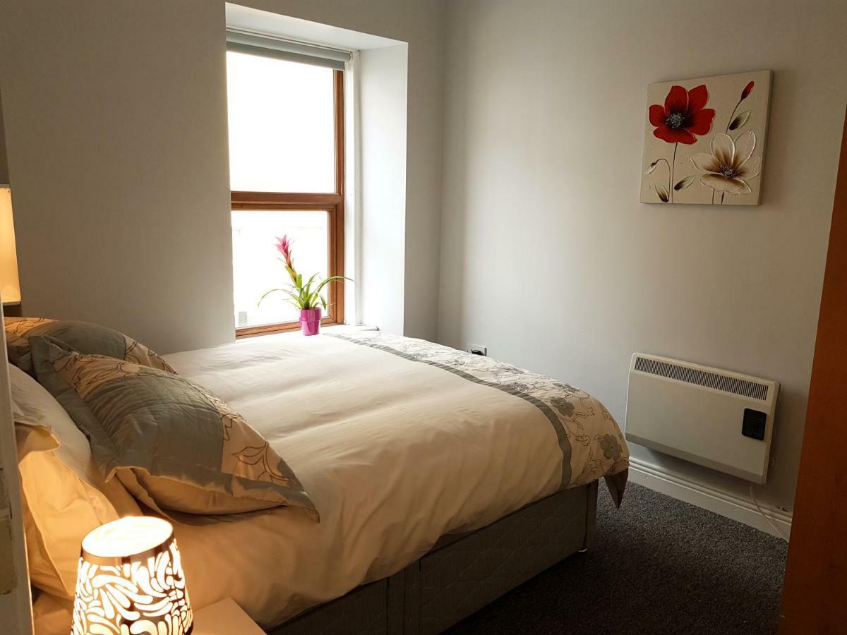 Townhouse In Centre Of Cobh Apartment Bagian luar foto