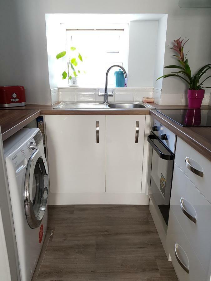 Townhouse In Centre Of Cobh Apartment Bagian luar foto